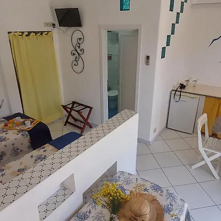 Flavia - Adults Only Bed and breakfast Ponza