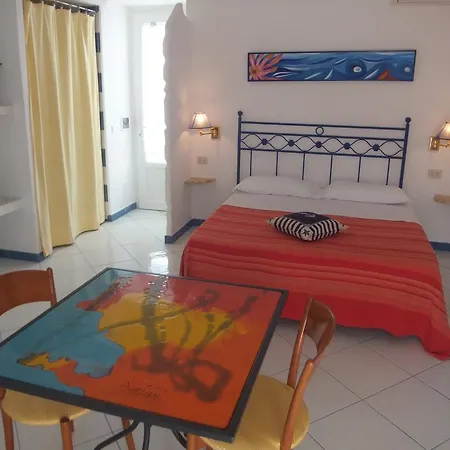 Flavia - Adults Only Bed and breakfast Ponza
